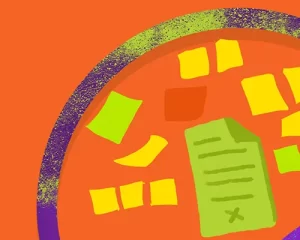 Vários documentos colados em uma parede laranja com post-its e outros documentos